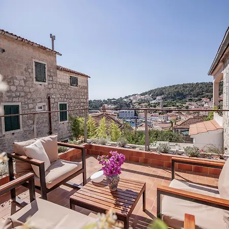 Будинок відпочинку Art House Hvar