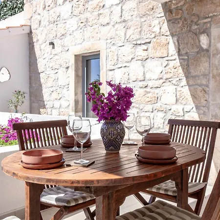Art House Hvar Будинок відпочинку Хвар