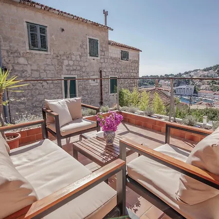 Будинок відпочинку Art House Hvar Хвар
